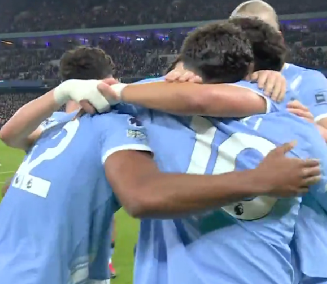 开云体育网址-一场2-2！让英超争冠生变：曼城不胜落后7分，阿森纳8场7胜=夺冠